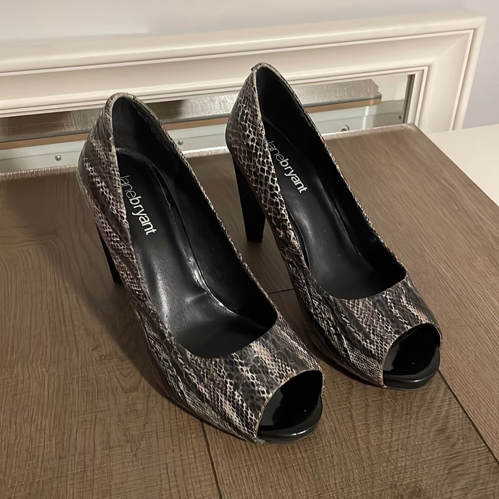 LANE BRYANT size 10W snakeskin heels